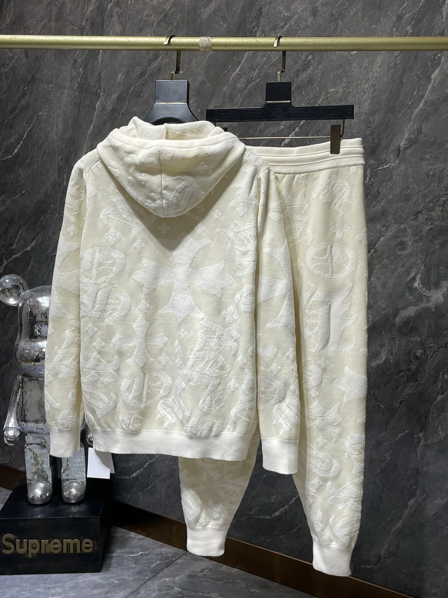 P436 Chrome Hearts🍁Sweater Series🍁 The same knitted suit from the official website. Special sesame base jacquard. Selected high-quality wool and 100% cotton knitted thickened fabric. Recommended color: beige. Size: S, M, L, XL.